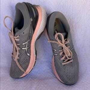 ASICS Women's 8.5 Gray and Light Pink Athletic Running Sneakers cloud foam